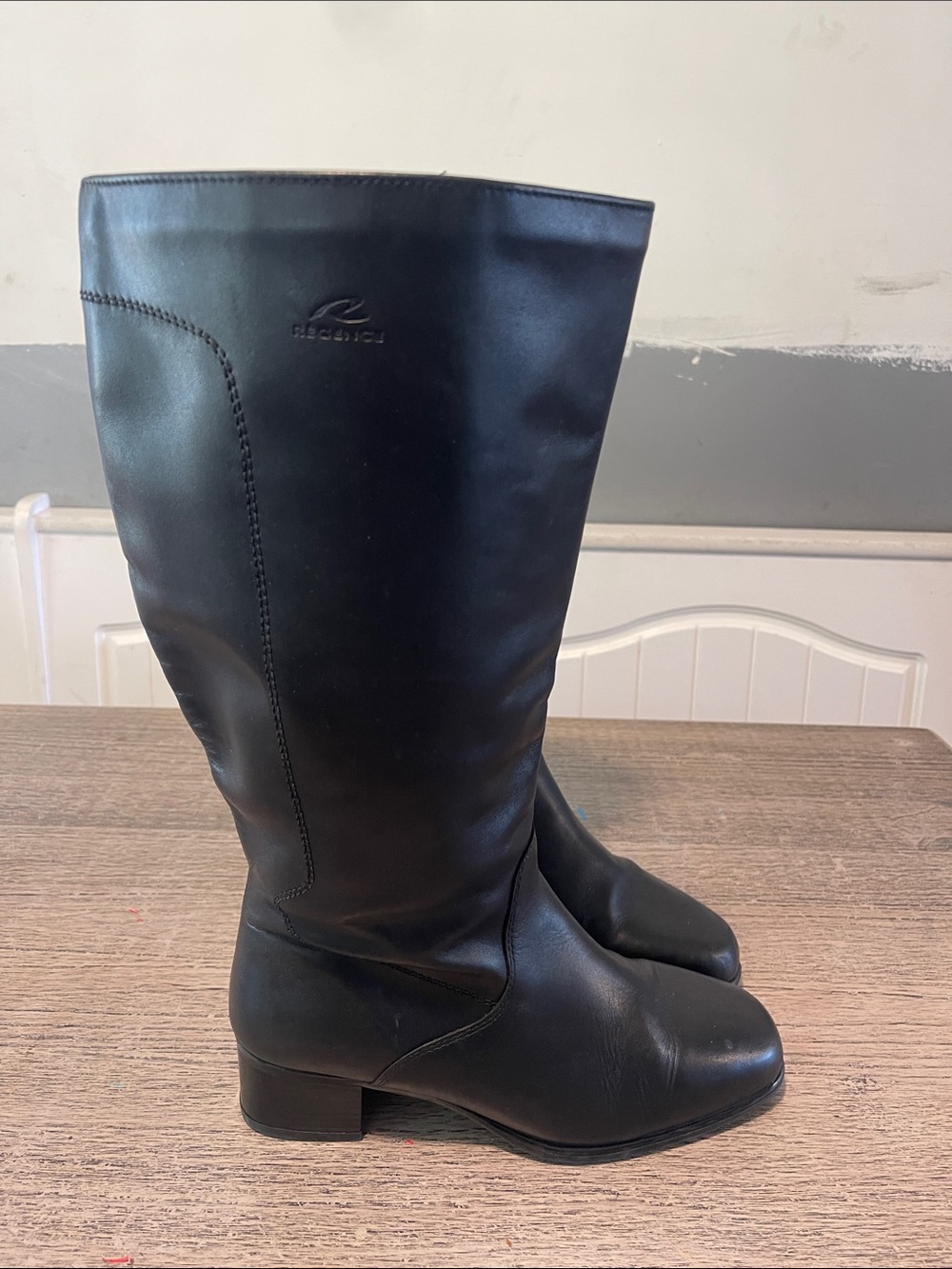 REGENCE CANADA WOMEN'S BLACK LEATHER SIDE ZIP KNEE HIGH INSULATED BOOTS SIZE 9 - Picture 2 of 4